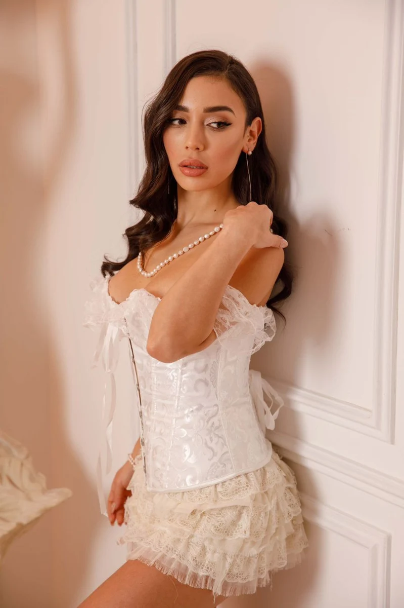 Adriana escort in Munich