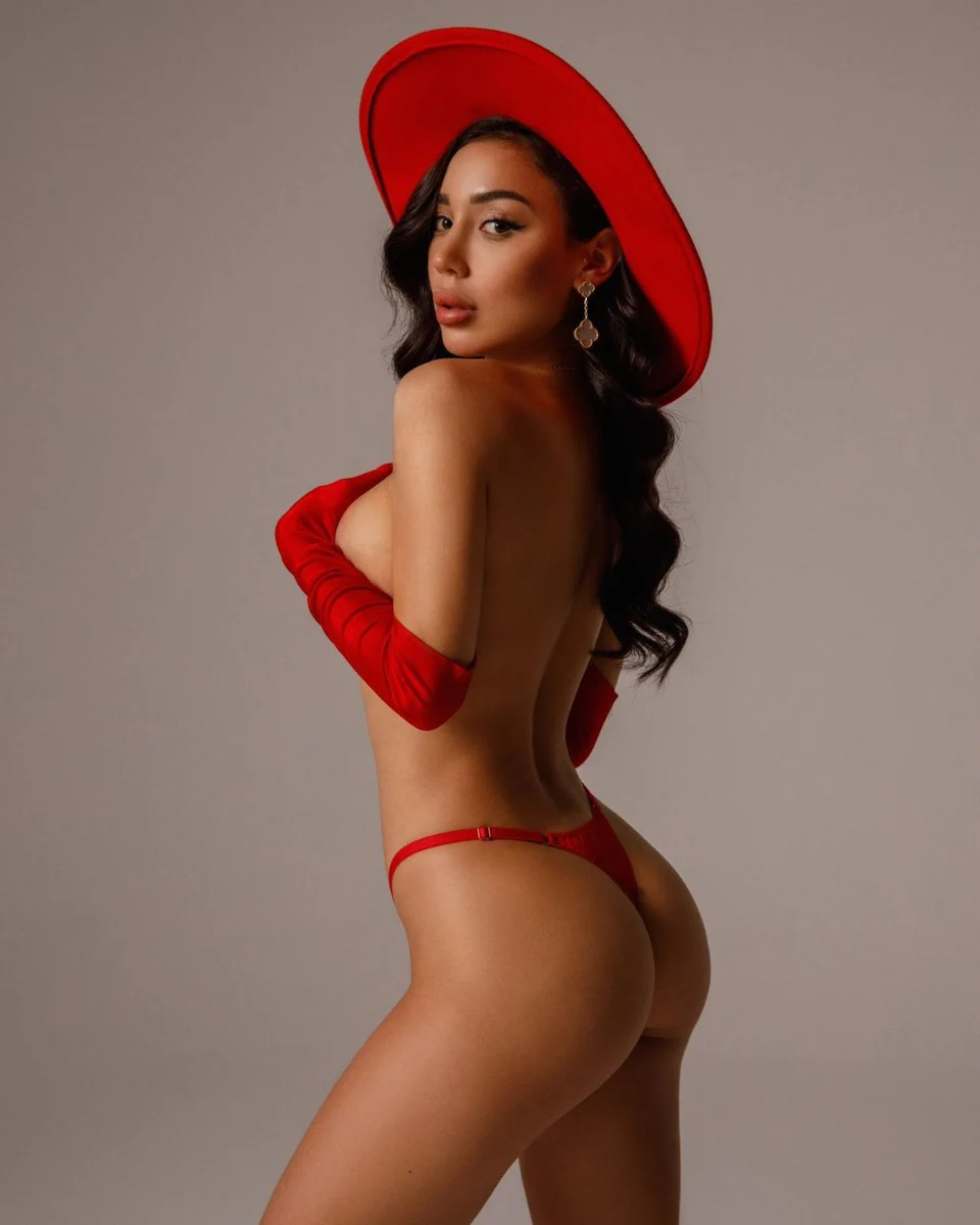 Adriana escort in Munich