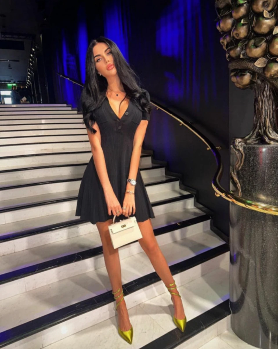 Briony escort in Munich