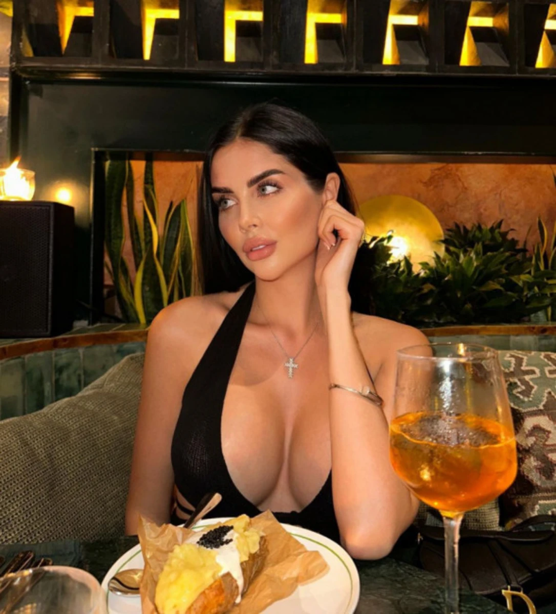 Briony escort in Munich