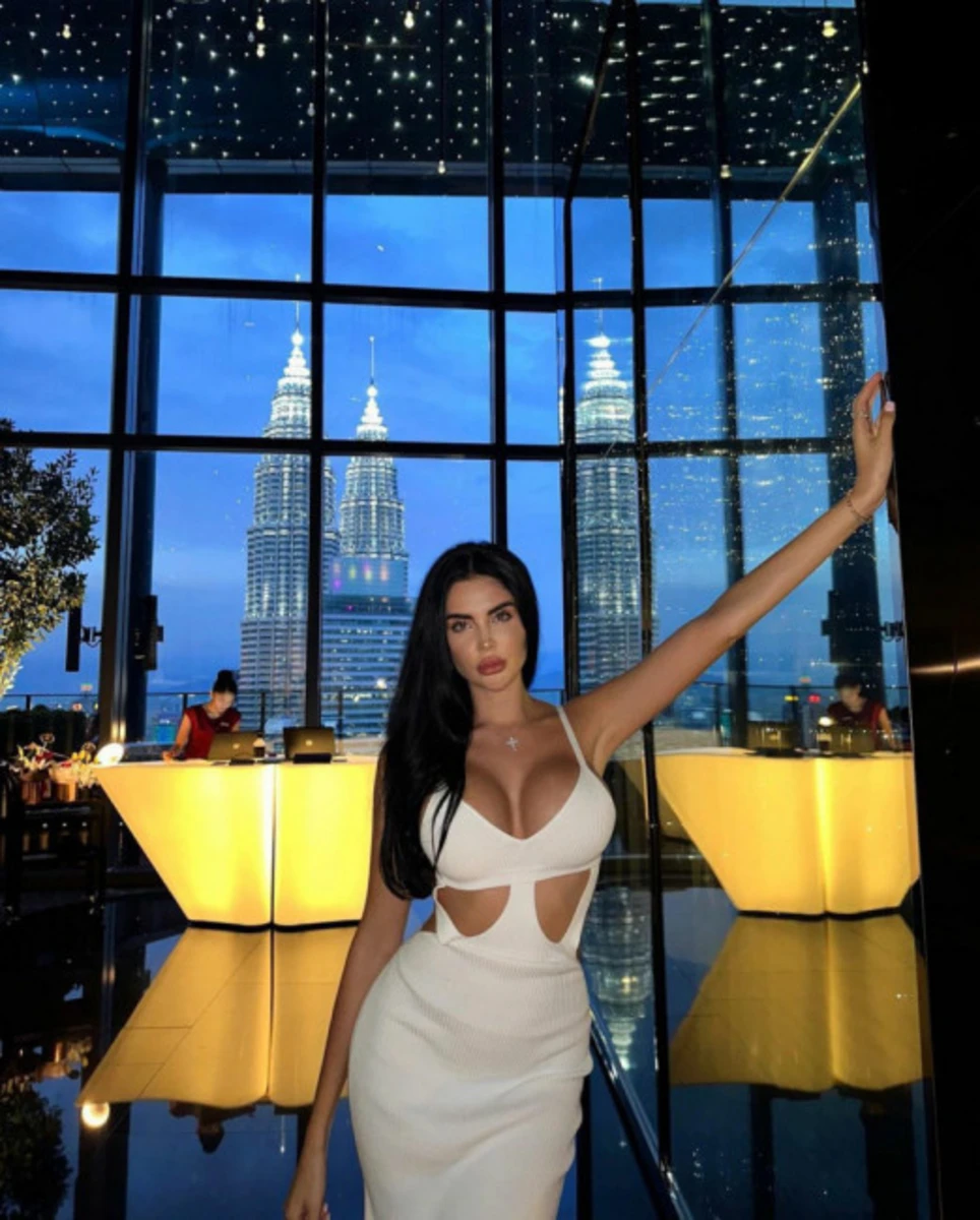 Briony escort in Munich