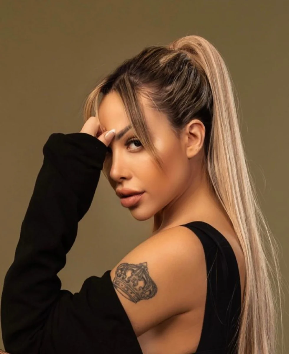 Dahlia escort in Munich