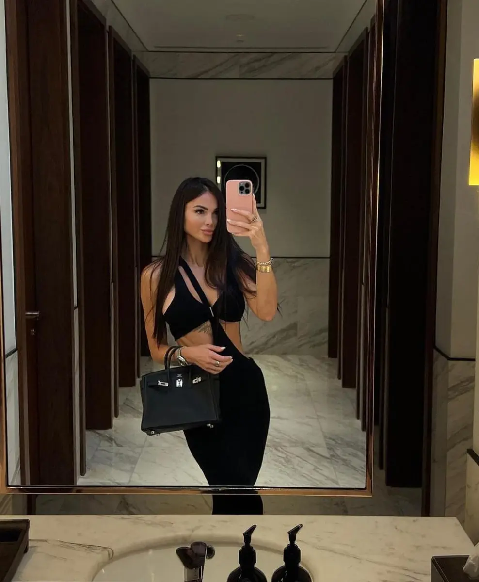 Eleanor escort in Munich