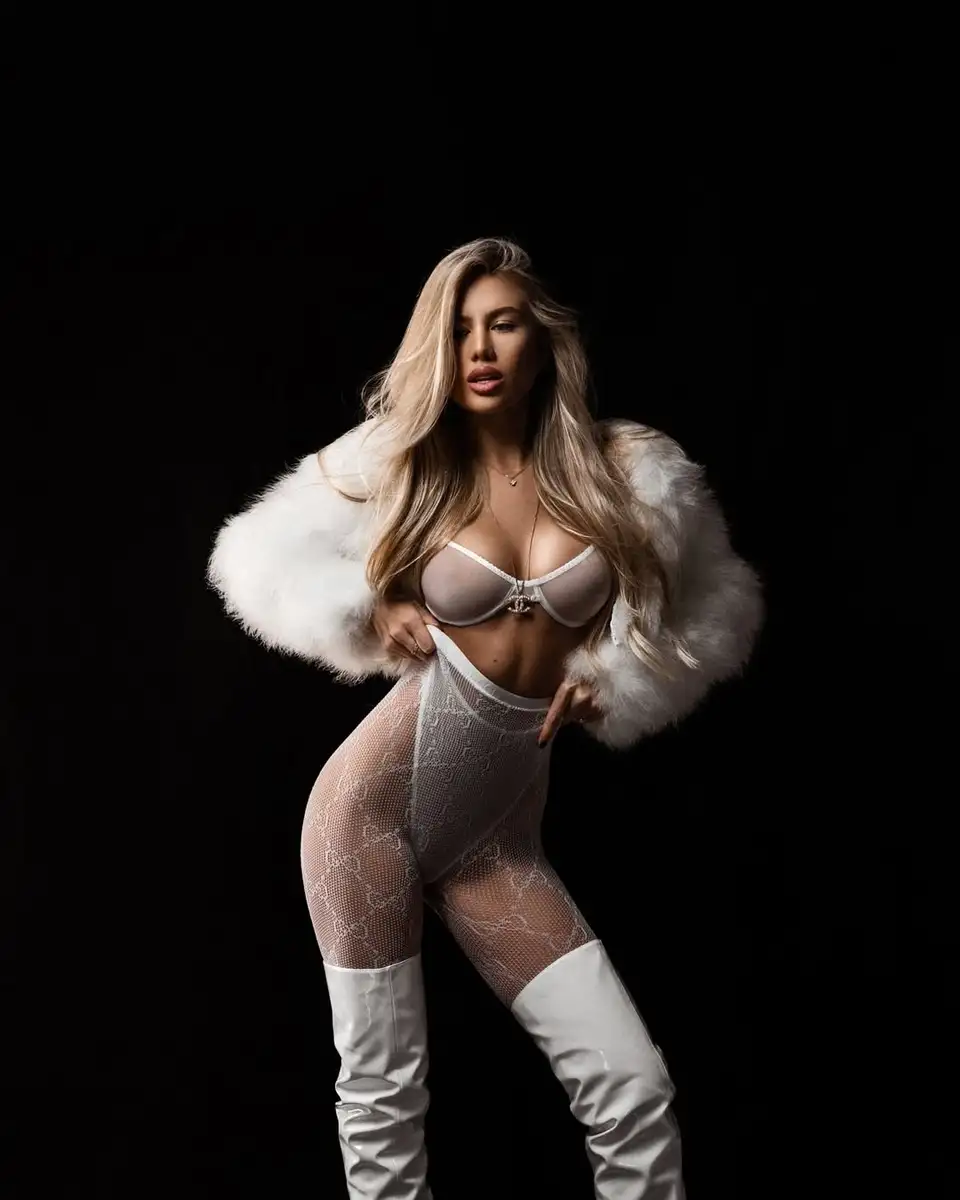 Felicity escort in Munich