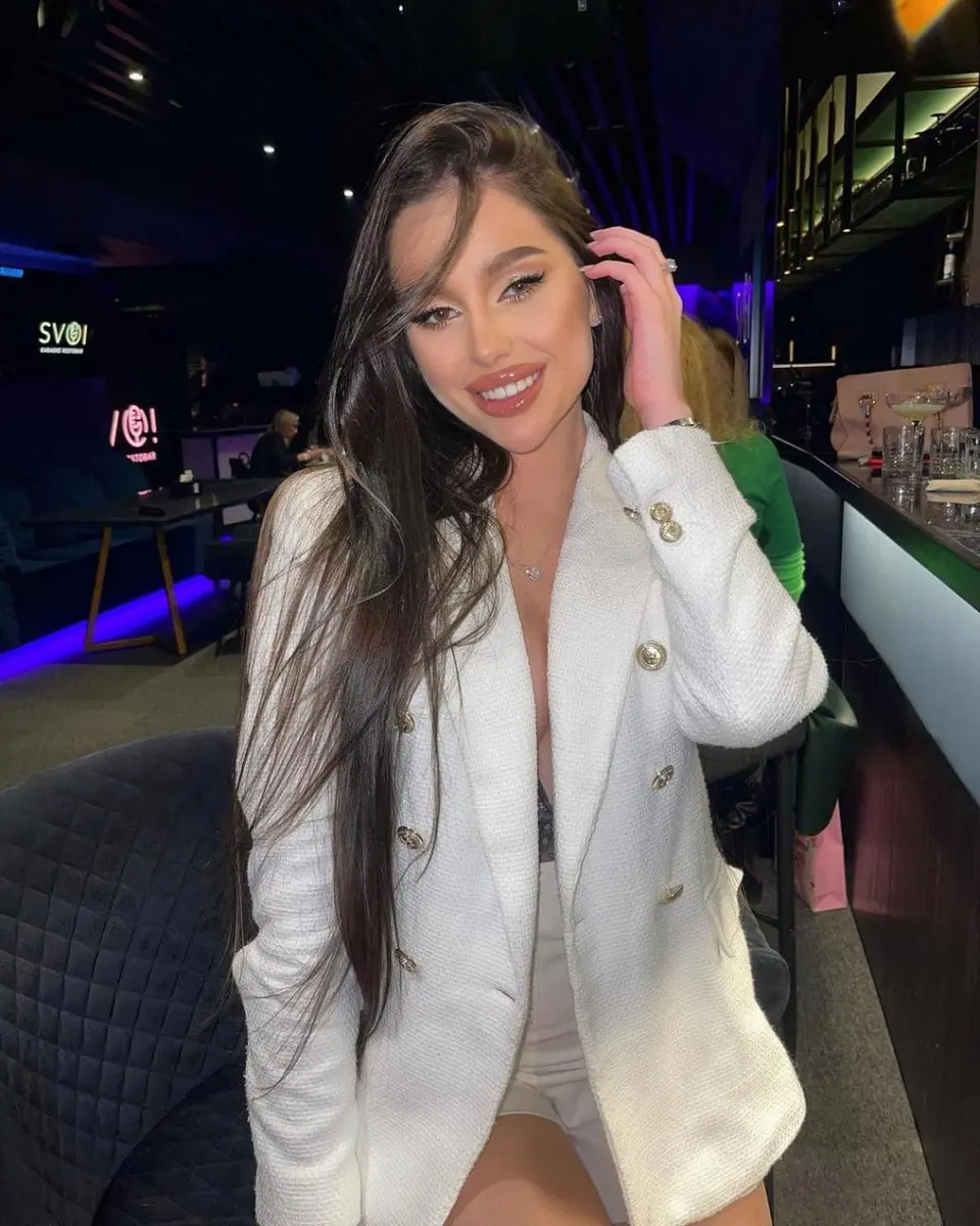 Kylie escort in Munich