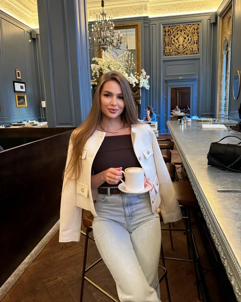 Victoria escort in Munich