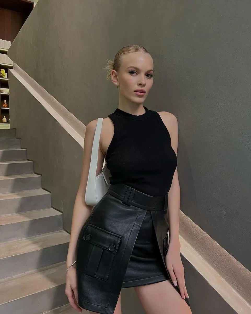 Zinnia escort in Munich