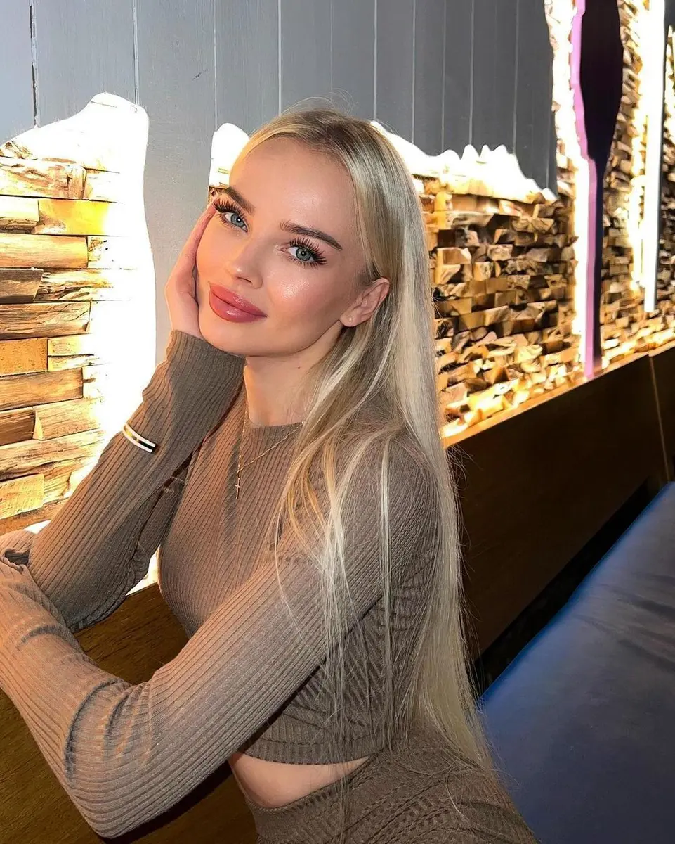Zoelle escort in Munich