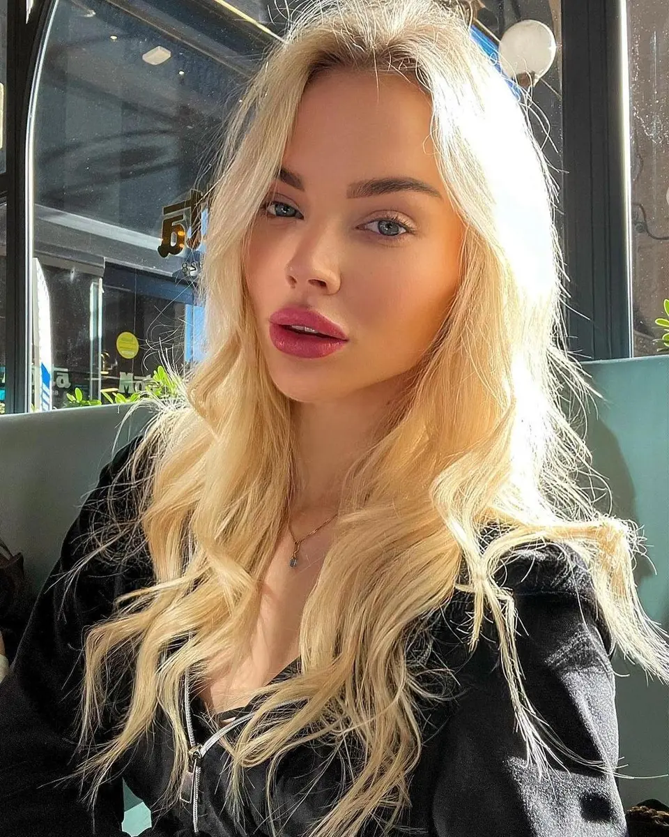 Zoelle escort in Munich