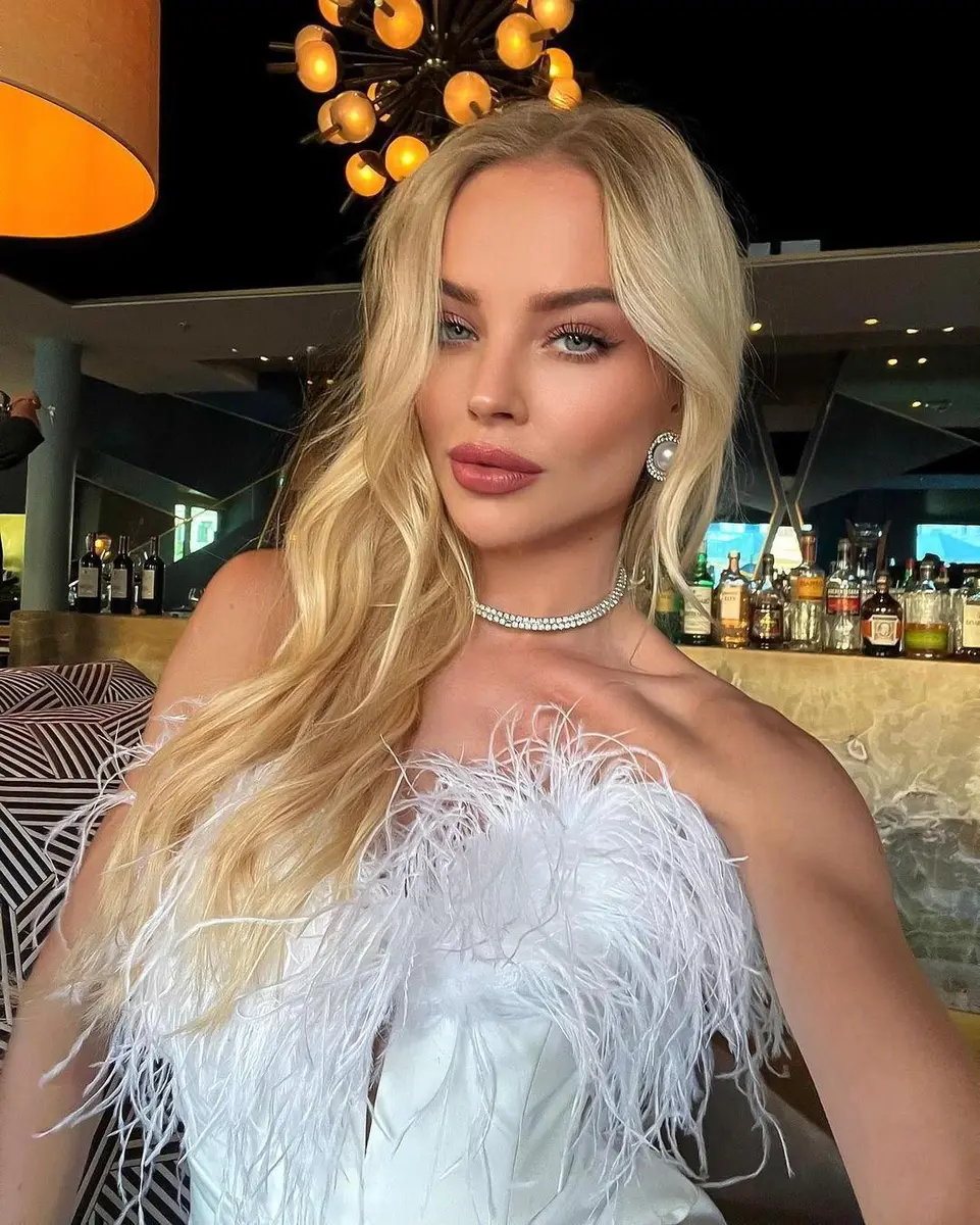 Zoelle escort in Munich